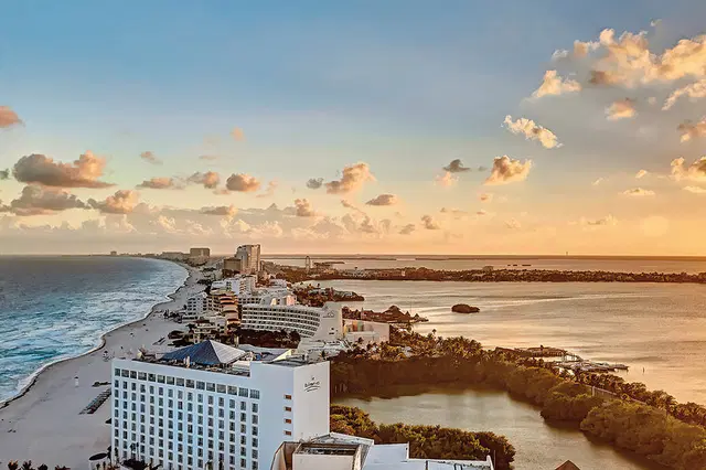 Royalton Chic Cancun Strand