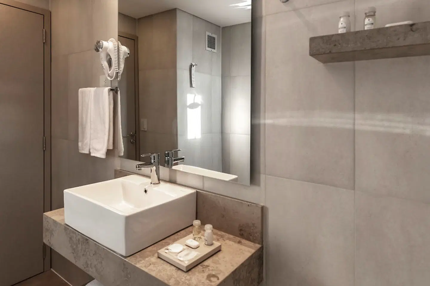Huinid Obelisco Badezimmer