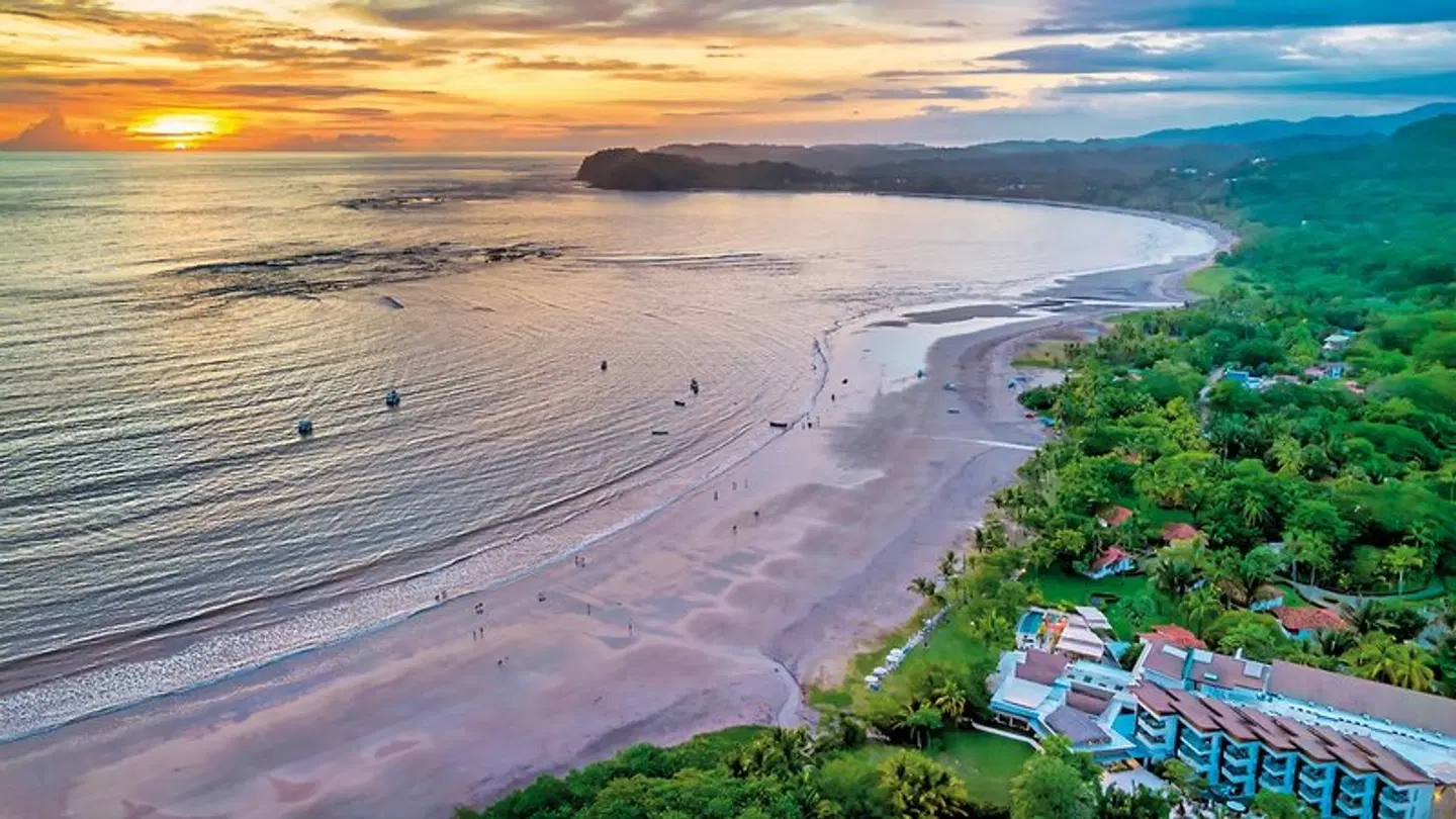 Azura Beach Resort LANDSCAPE