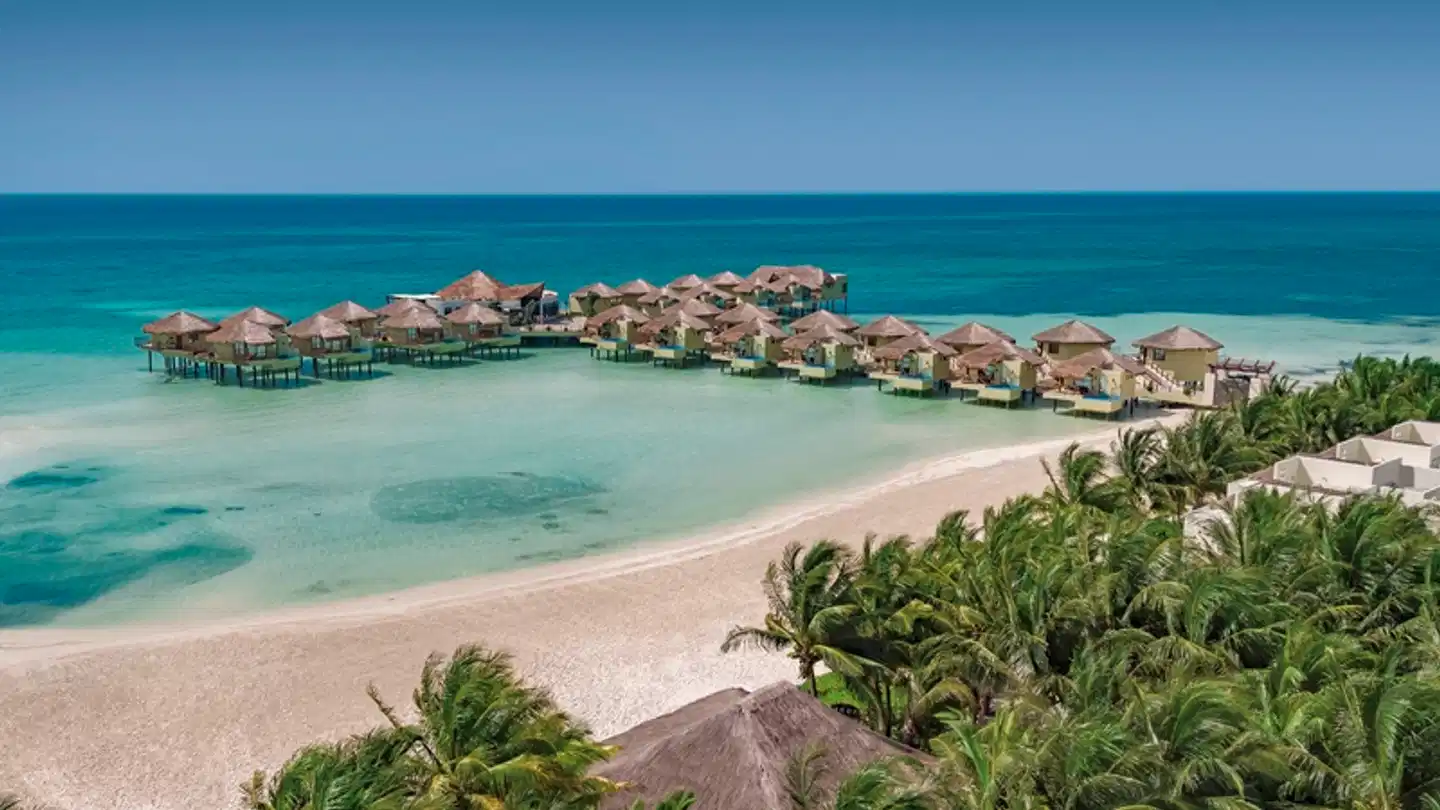 El Dorado Maroma & Palafitos Overwater Bungalows Strand