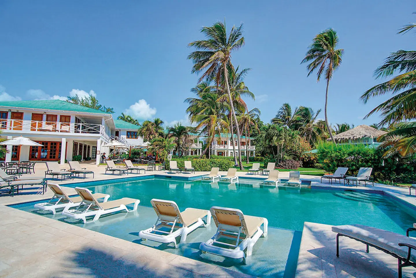 Victoria House Resort & Spa OUTDOOR_POOL