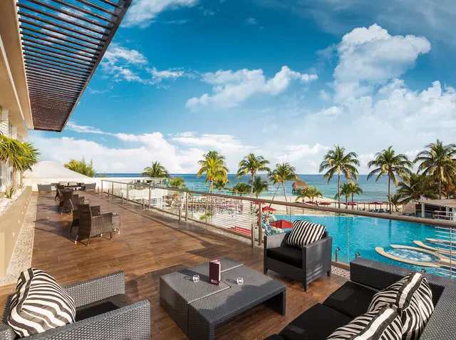 The Fives Beach Terrasse