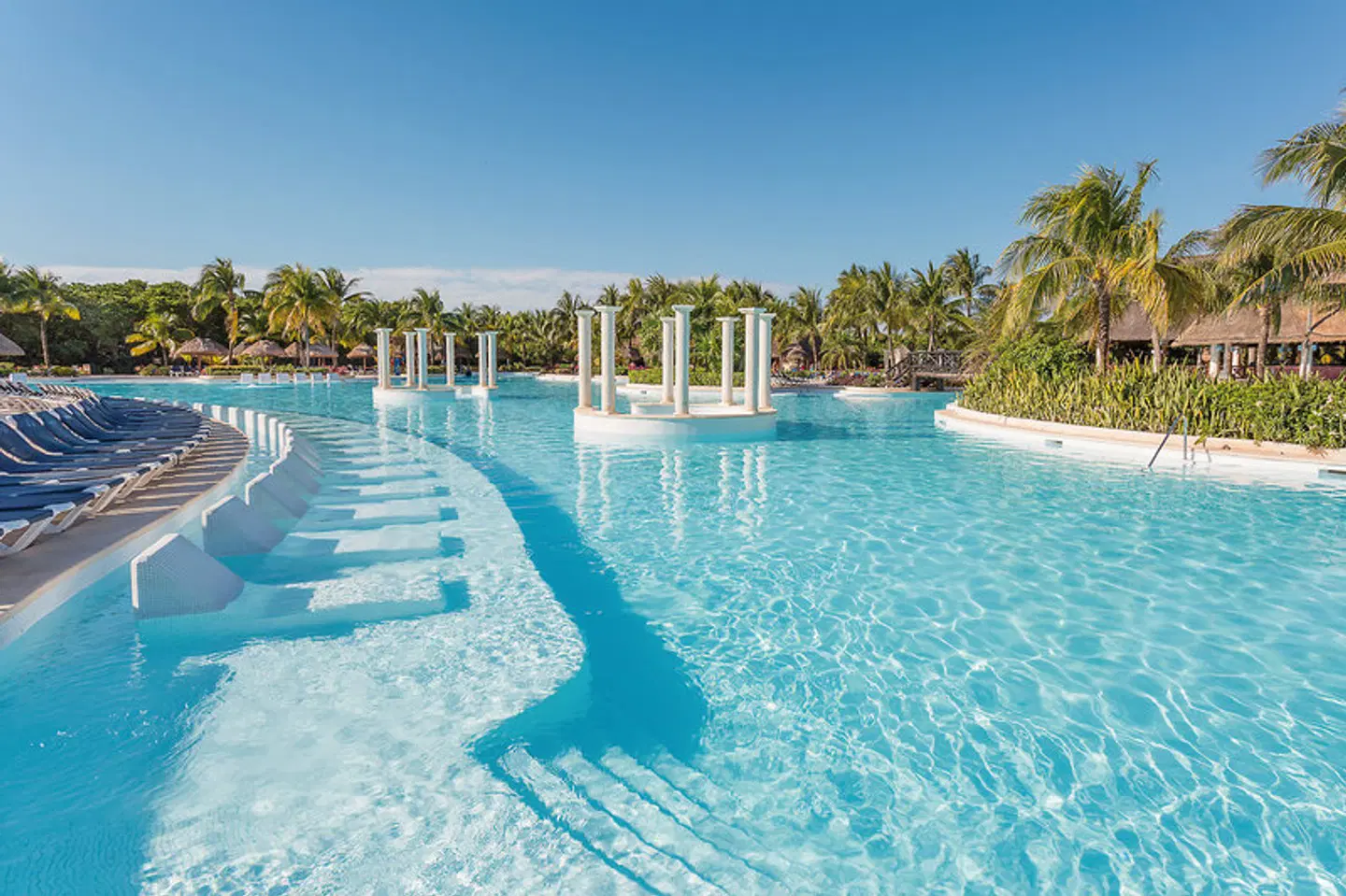 Grand Palladium Kantenah Resort & Spa OUTDOOR_POOL