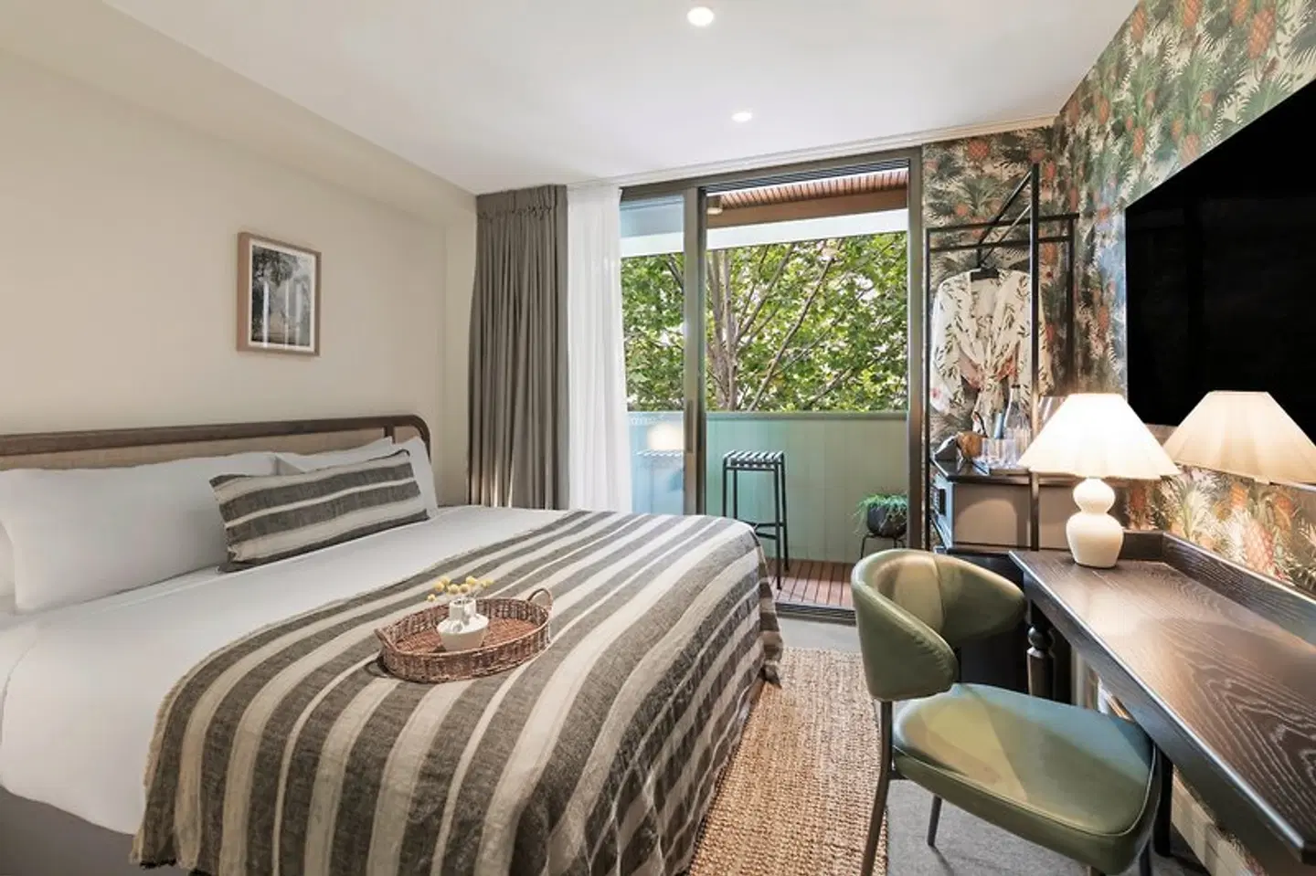 202 Elizabeth ROOM_EXAMPLE