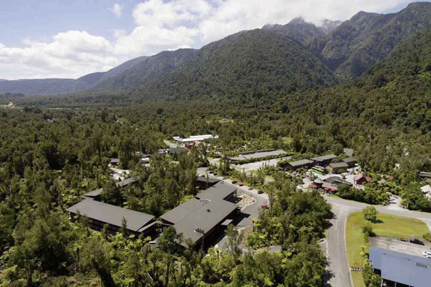 Legacy Te Waonui Hotel Franz Josef LANDSCAPE