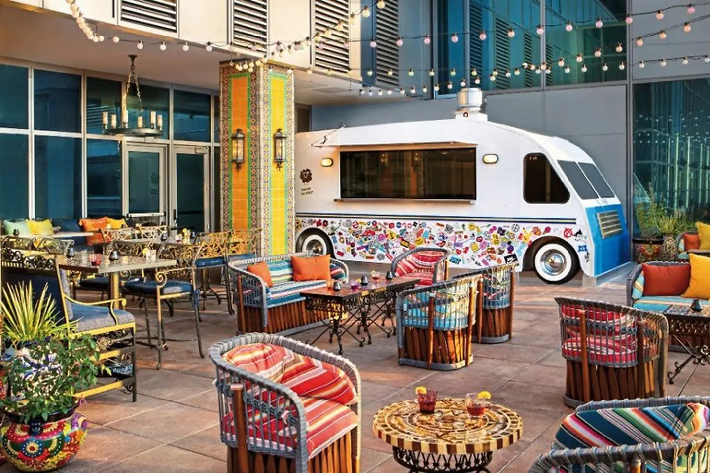 Moxy Downtown Los Angeles Bar