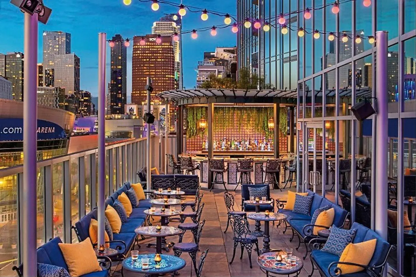 Moxy Downtown Los Angeles Bar