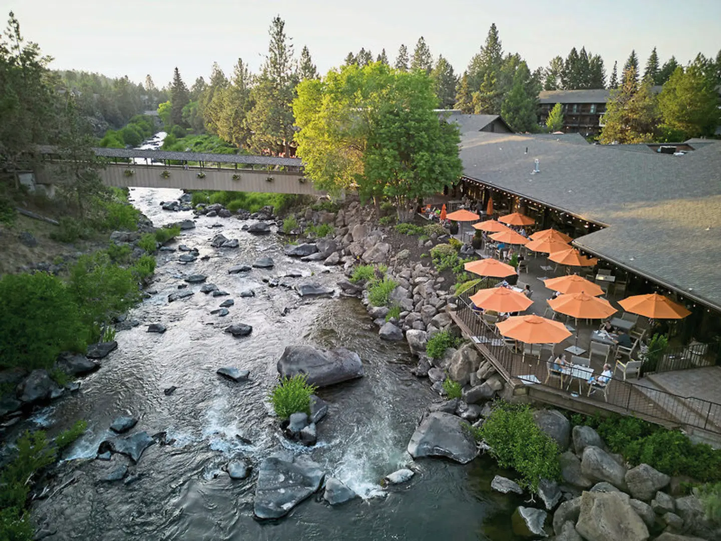 Riverhouse Lodge EXTERIOR