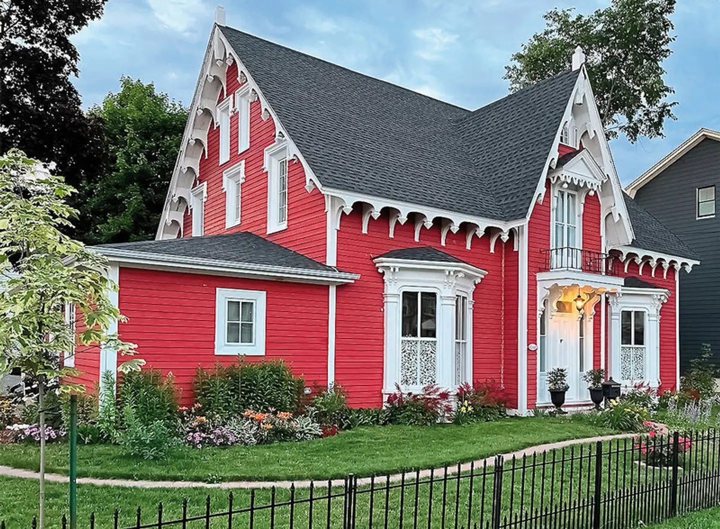 The Red House Fredericton EXTERIOR
