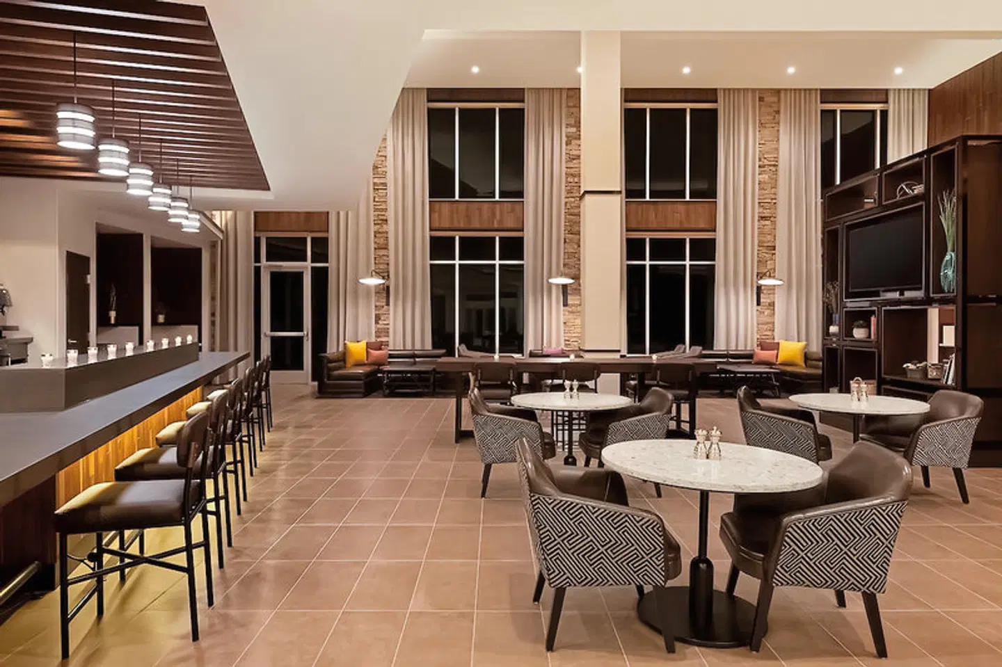 Hyatt Place Page Lake Powell Bar