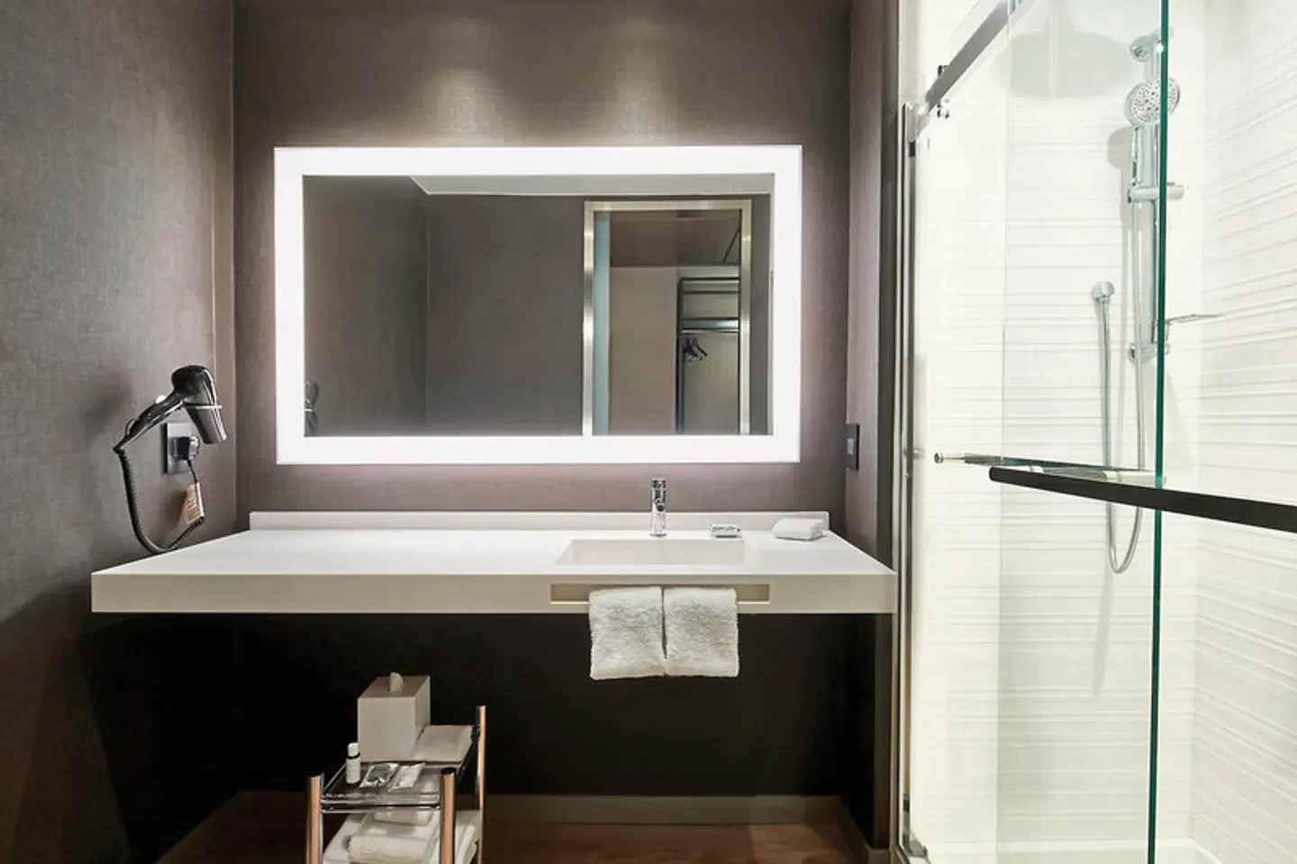 AC Hotel Nashville Downtown Badezimmer