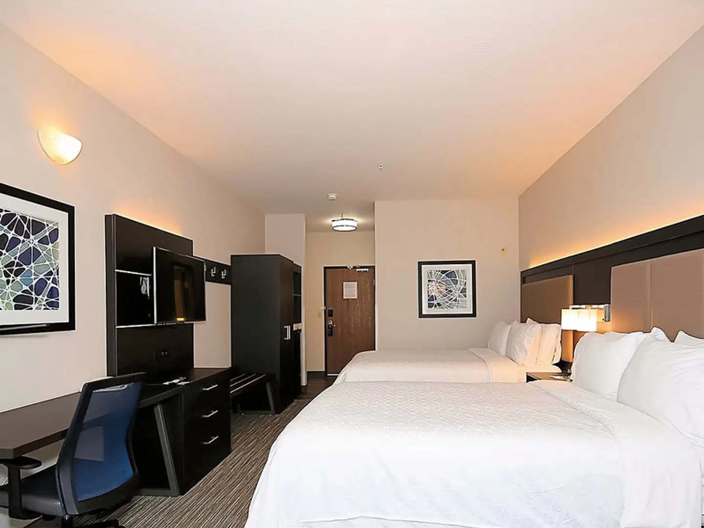 Holiday Inn Express Hotel & Suites Ashland ROOM_EXAMPLE