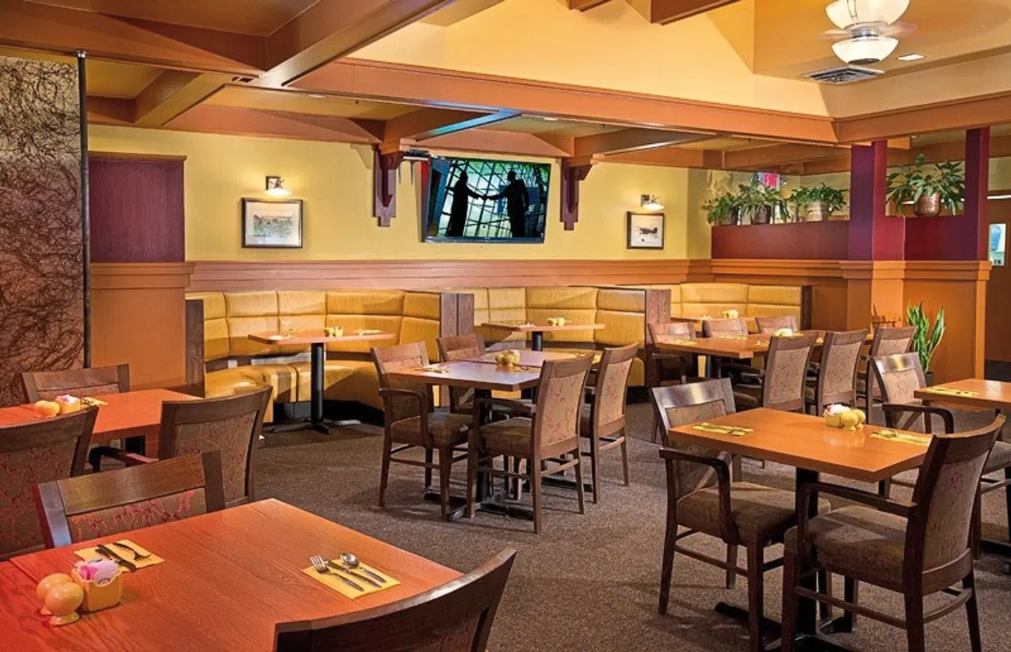 Coast Inn at Lake Hood Restaurant