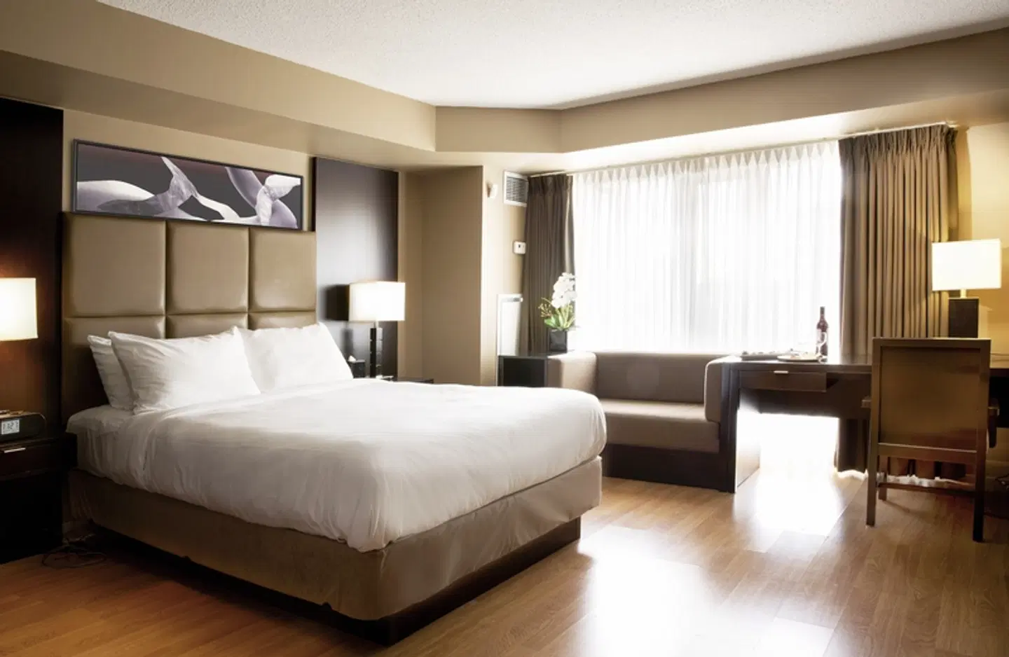 Pantages Hotel Downtown Toronto ROOM_EXAMPLE