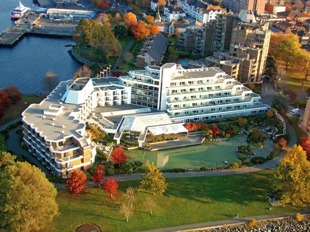 Inn at Laurel Point EXTERIOR