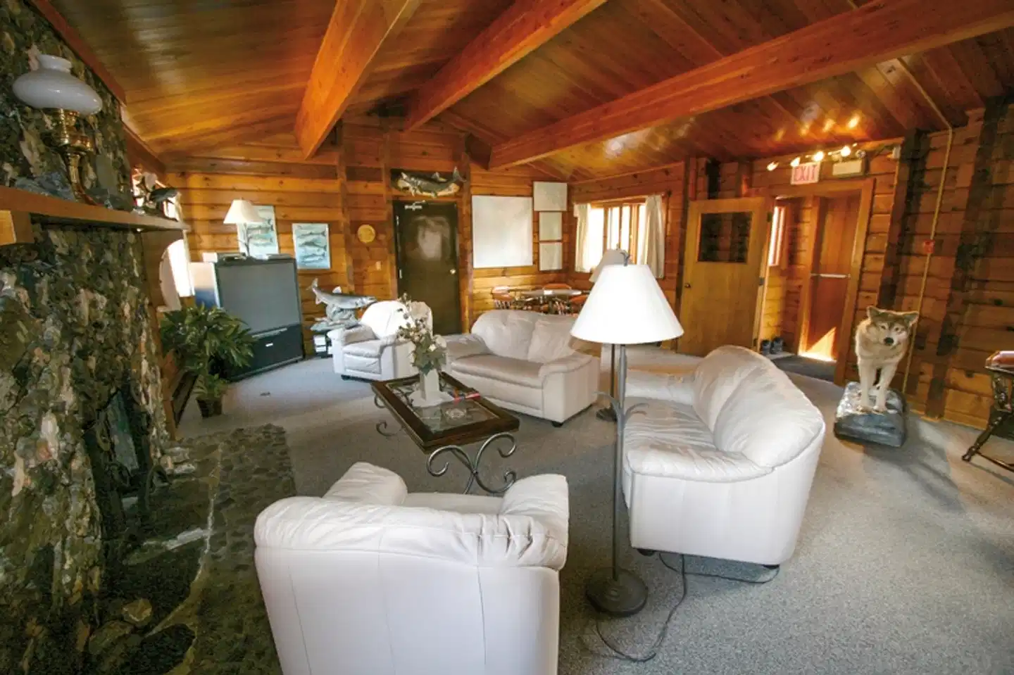 Dalton Trail Lodge Lobby