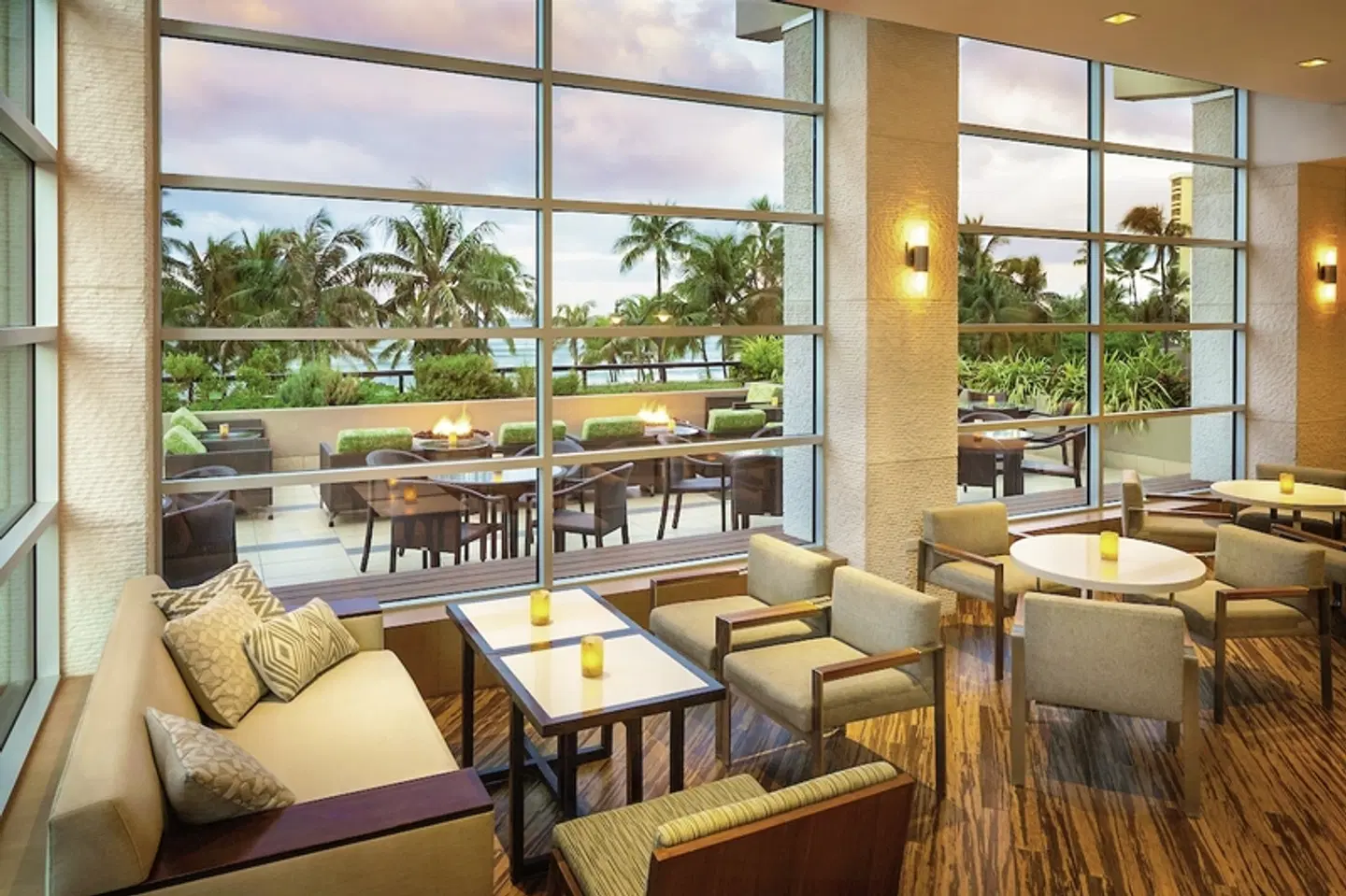 Hyatt Regency Waikiki Beach Resort & Spa LOUNGE_LOBBY