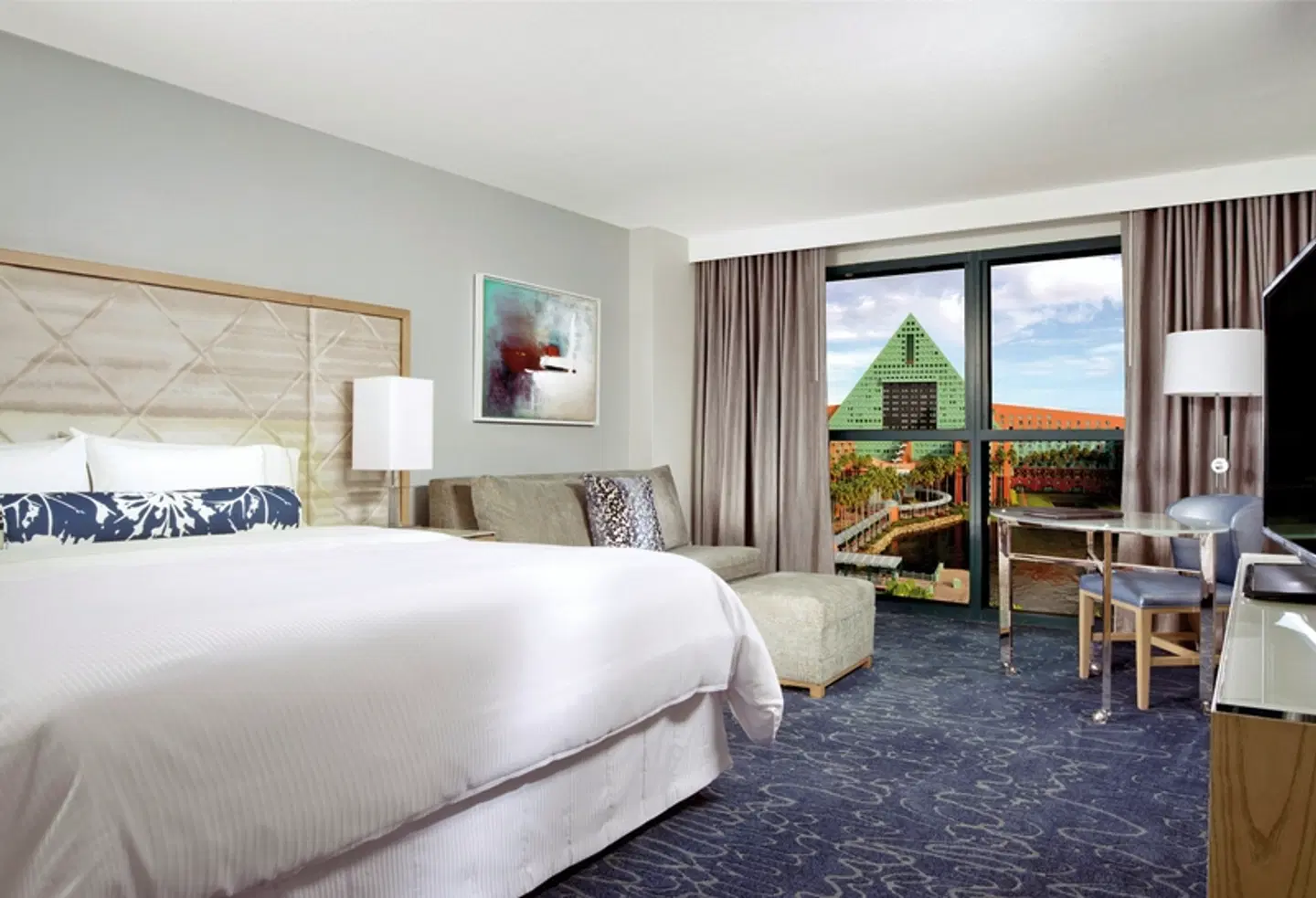 Walt Disney World Swan ROOM_EXAMPLE