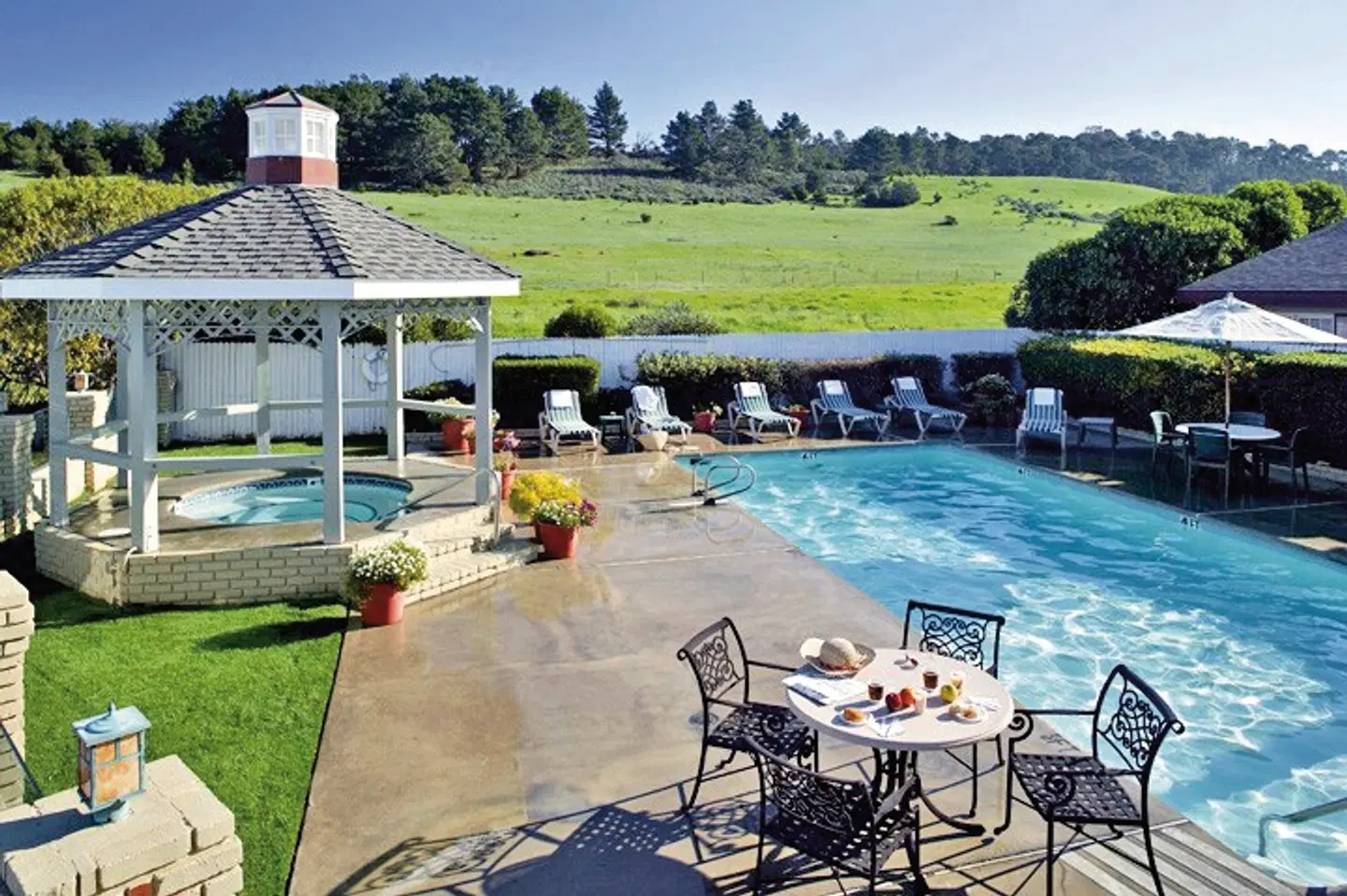 Fireside Inn on Moonstone Beach Terrasse