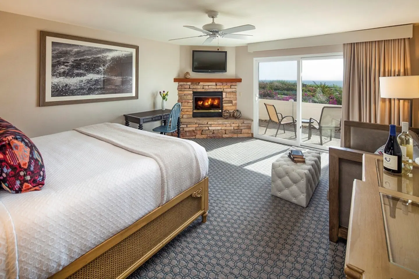 Spyglass Inn ROOM_EXAMPLE