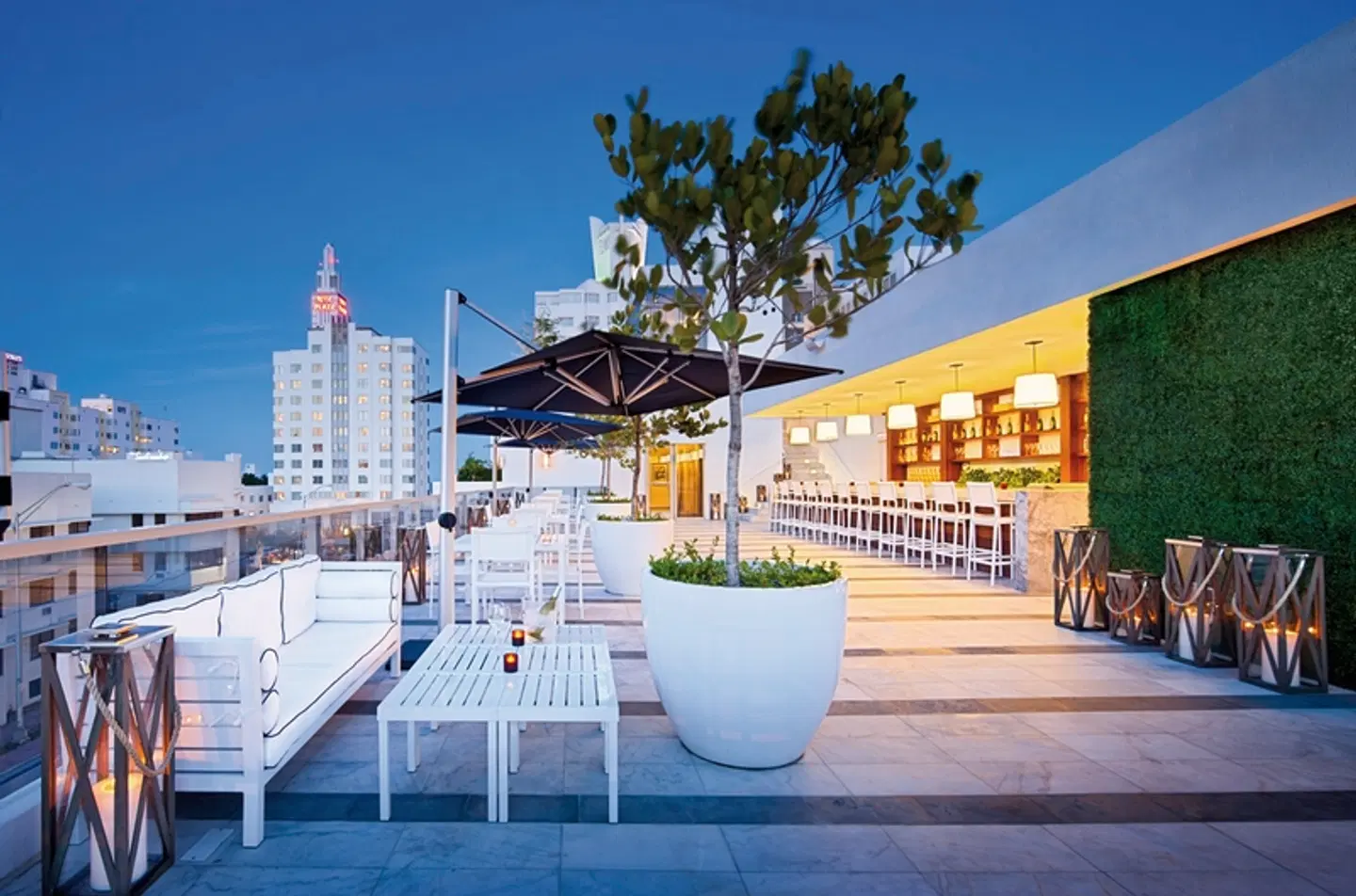 Gale South Beach, Curio Collection by Hilton Bar