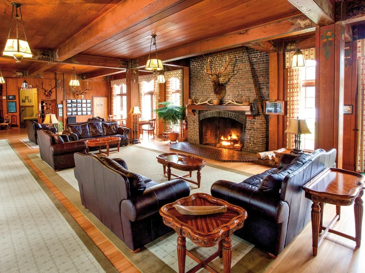 Lake Quinault Lodge LOUNGE_LOBBY