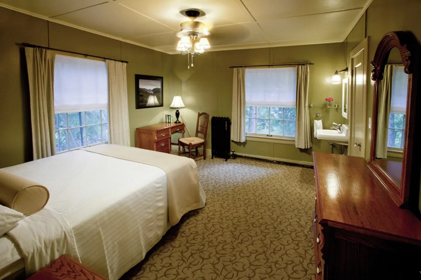 Lake Quinault Lodge ROOM_EXAMPLE