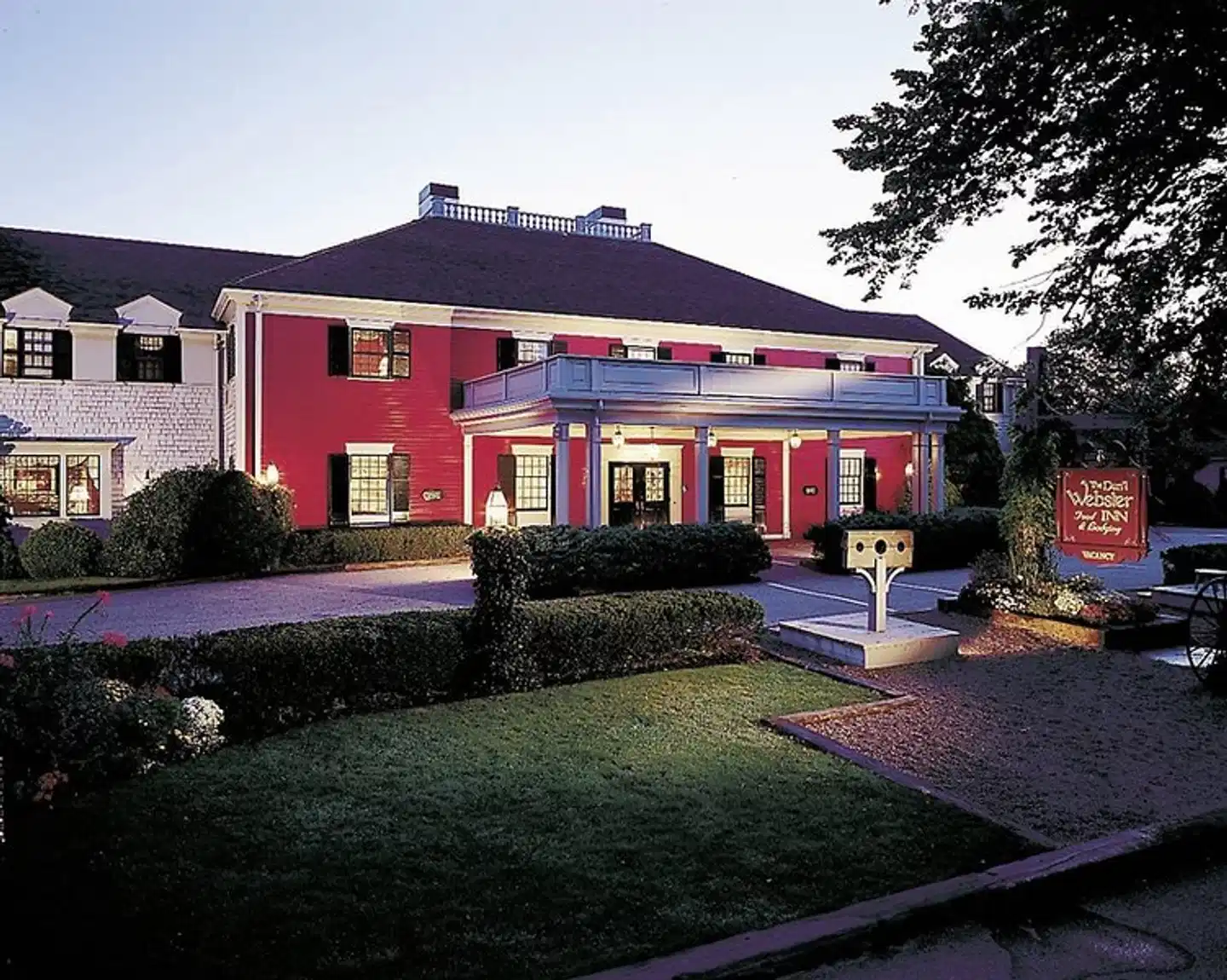 The Dan'l Webster Inn & Spa Aussenansicht
