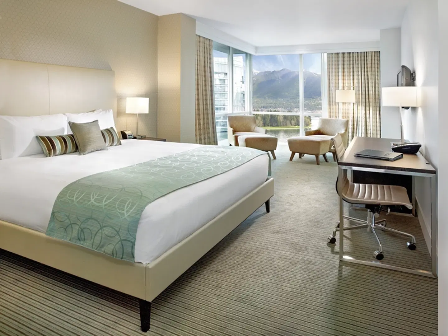 Coast Coal Harbour Hotel by APA Wohnbeispiel