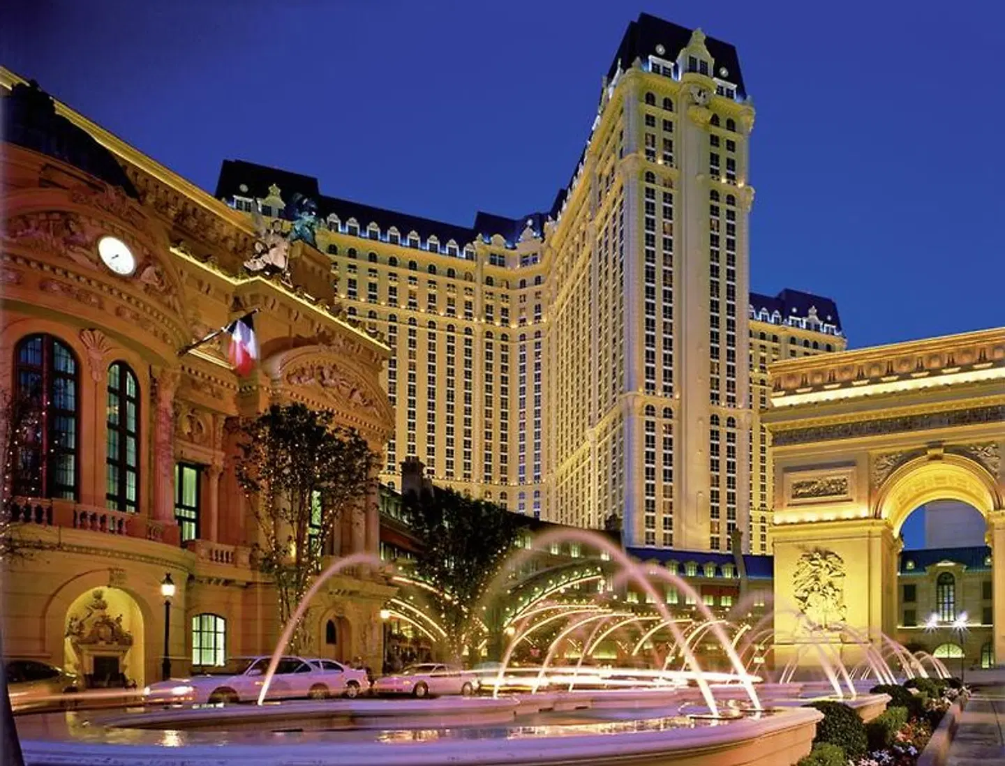 Paris Las Vegas EXTERIOR