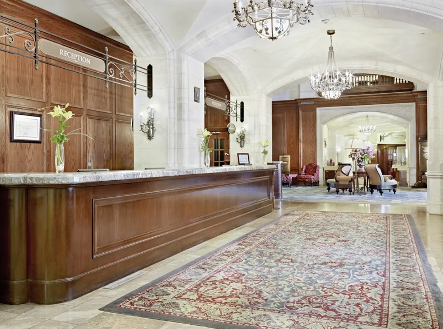 Fairmont Hotel MacDonald LOUNGE_LOBBY