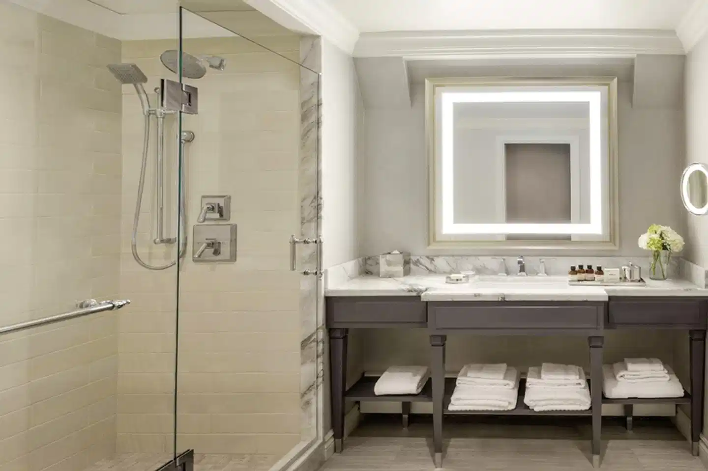 Fairmont Hotel MacDonald Badezimmer