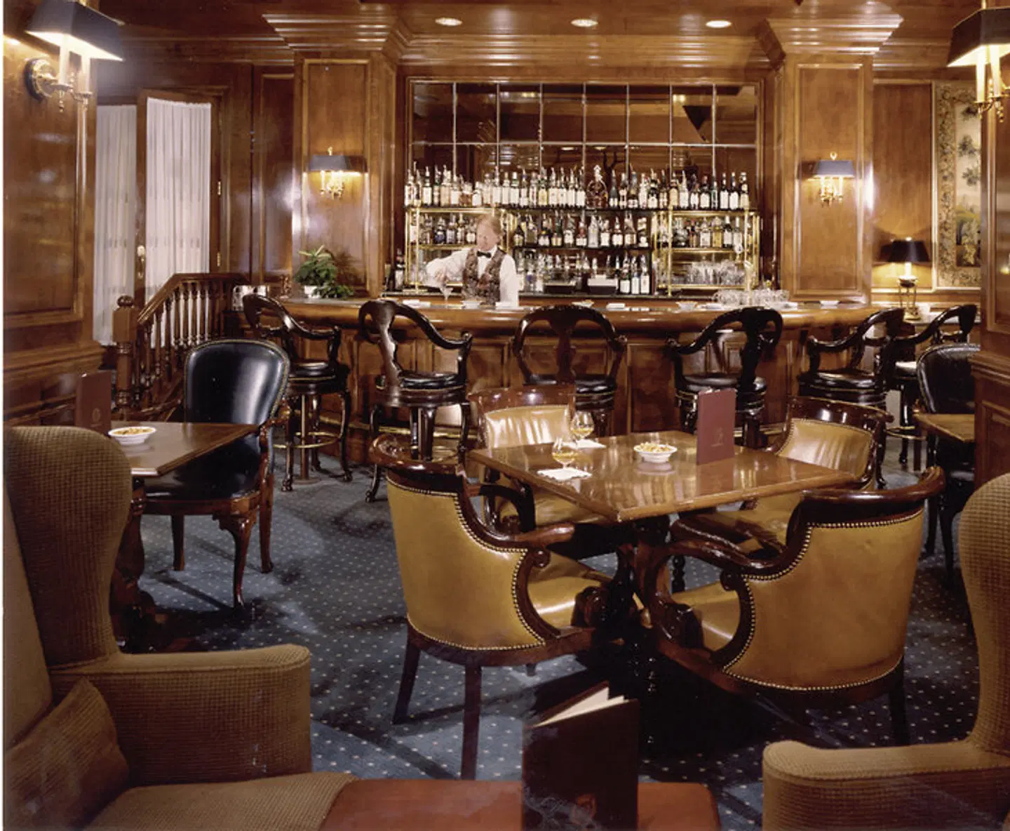 The Sutton Place Hotel Vancouver Bar