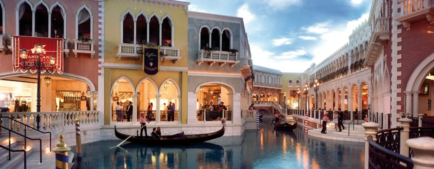 The Venetian EXTERIOR