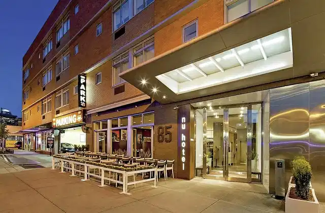 Nu Hotel Aussenansicht