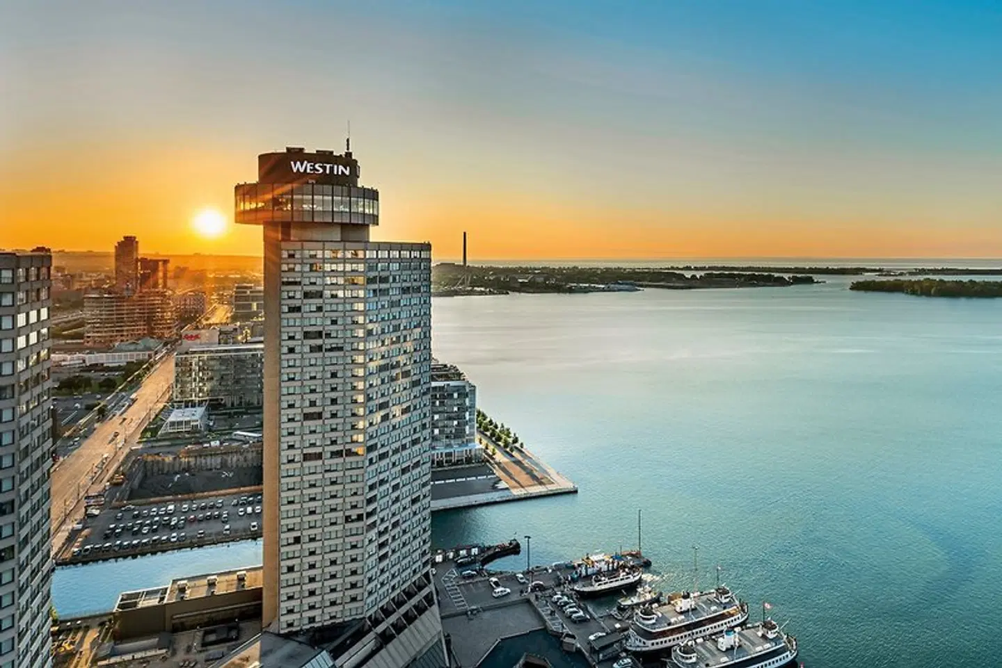 Westin Harbour Castle Hotel LANDSCAPE