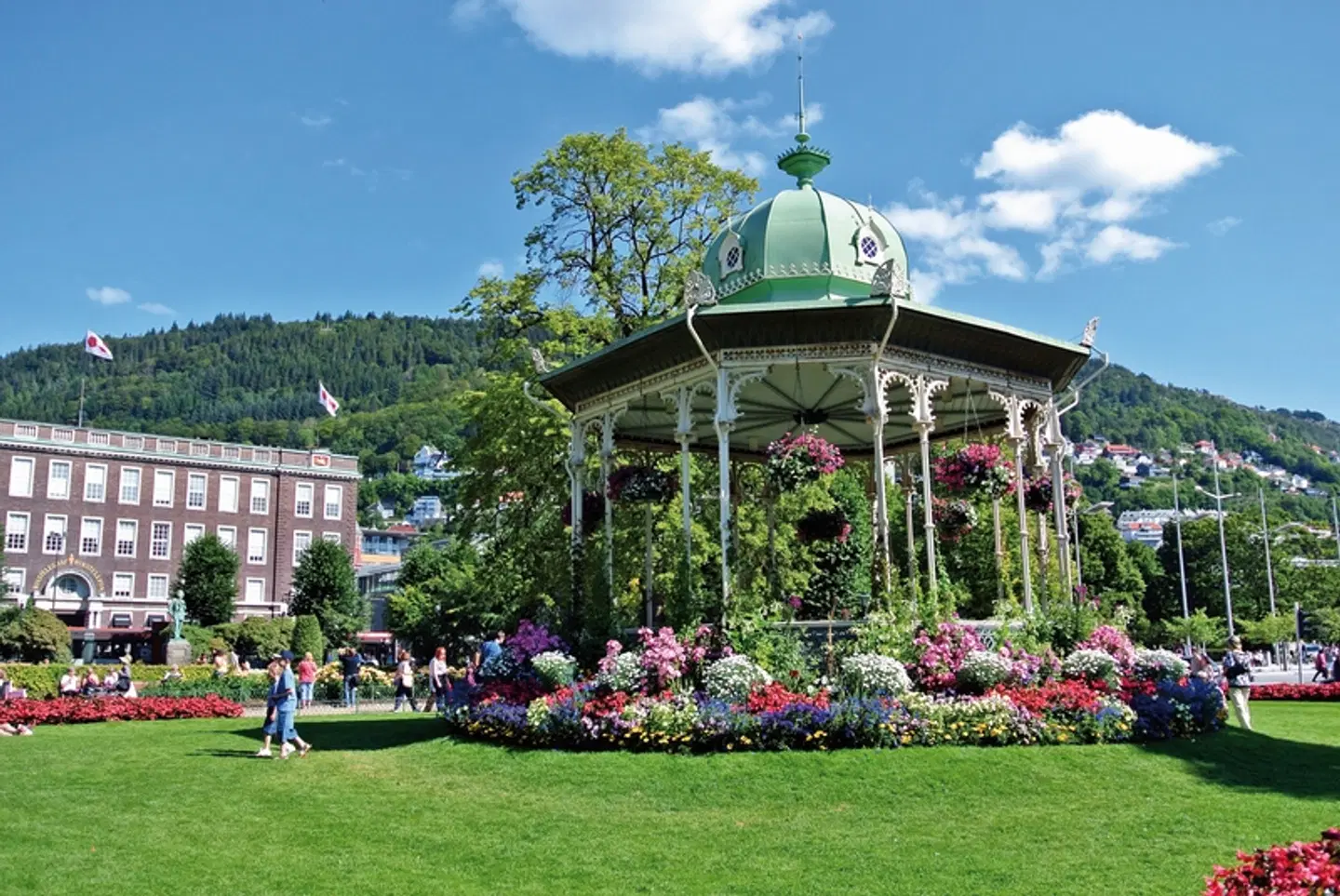 ADAC Special: Im Land der Fjorde - Mit Hurtigruten zum Nordkap Garten