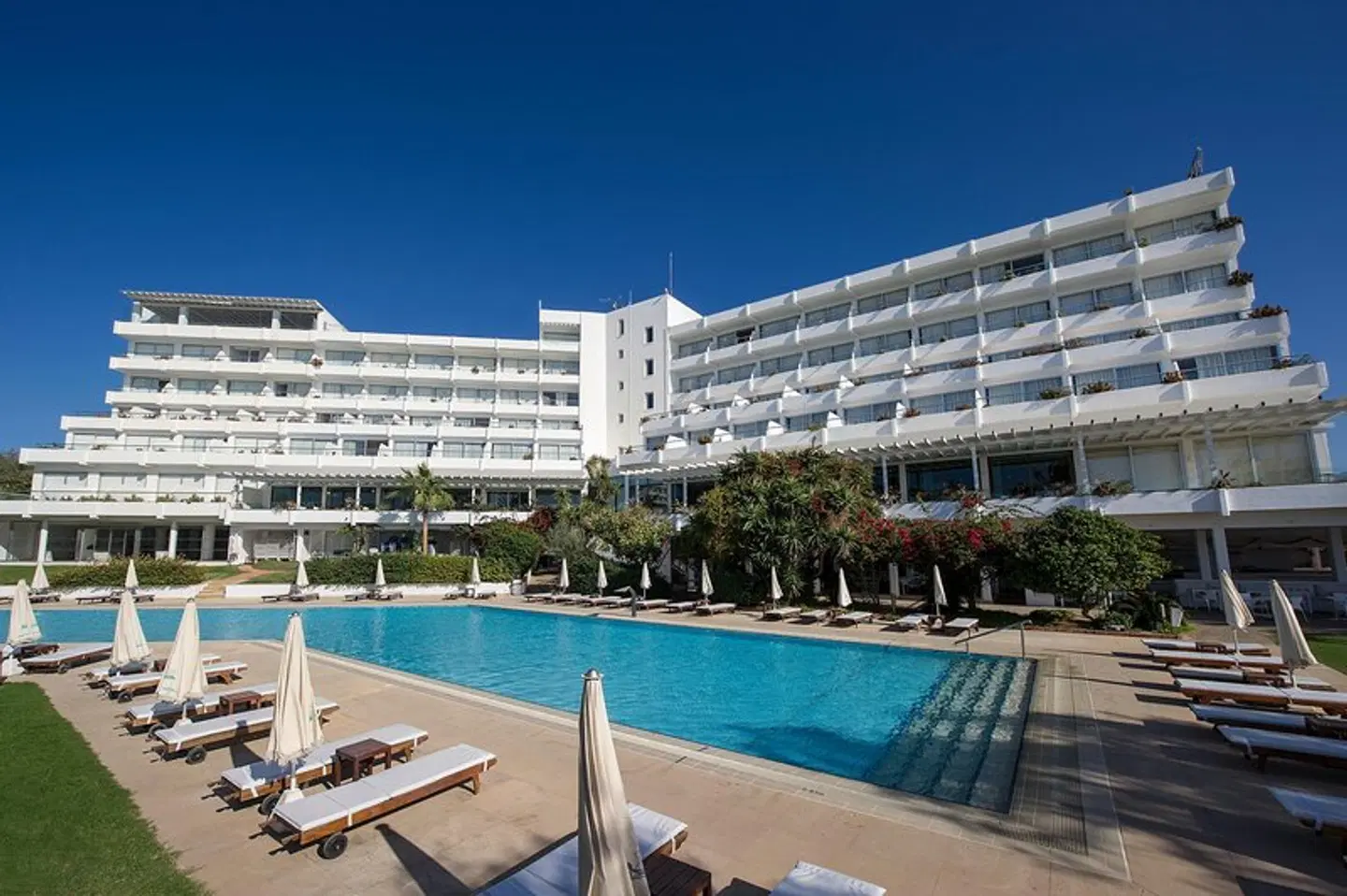 Grecian Sands OUTDOOR_POOL