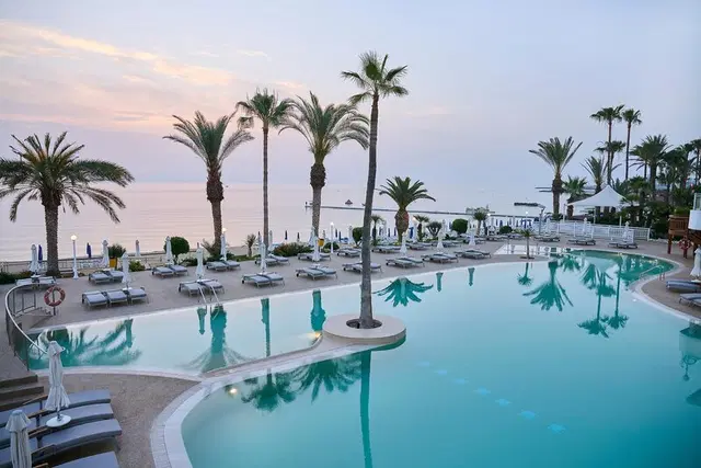 Sunrise Beach Hotel OUTDOOR_POOL