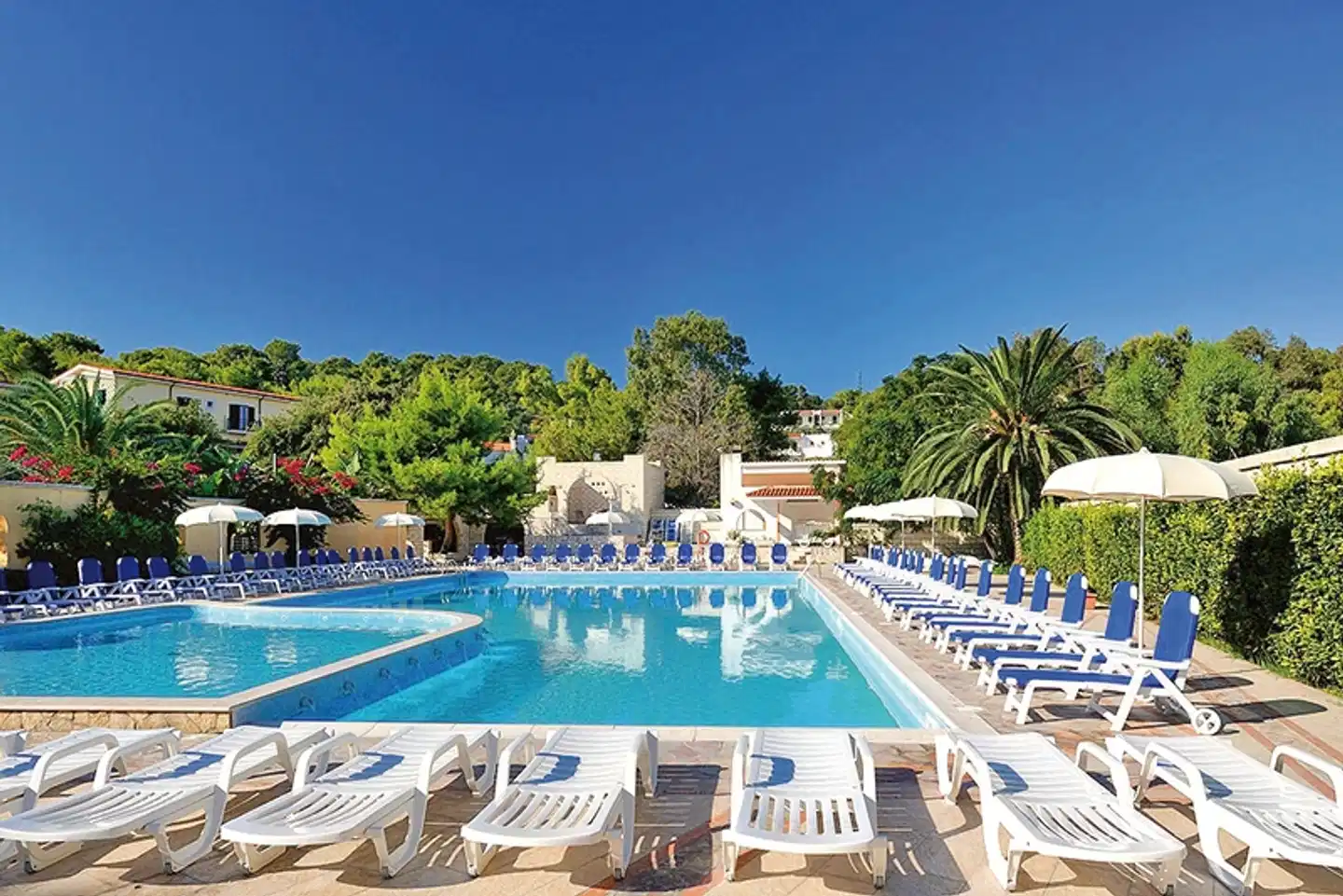 Baia degli Aranci Pool