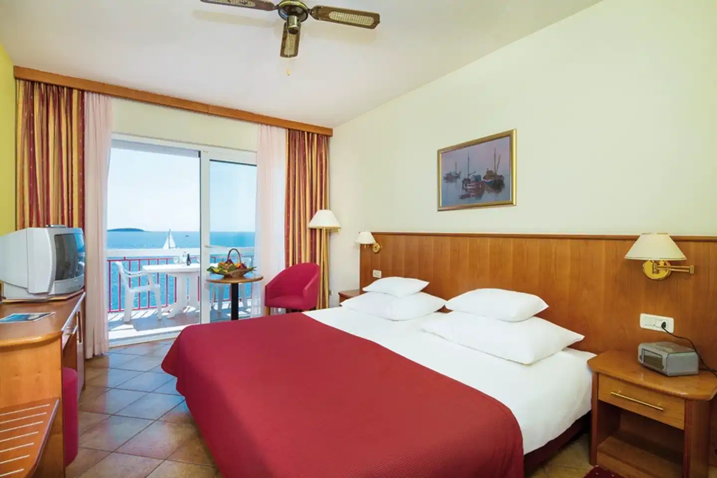 Hotel Zora ACCOMMODATION