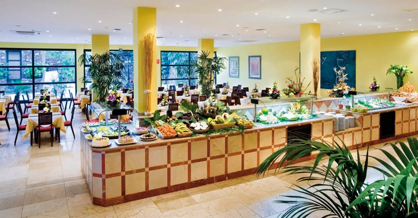 Las Olas RESTAURANT