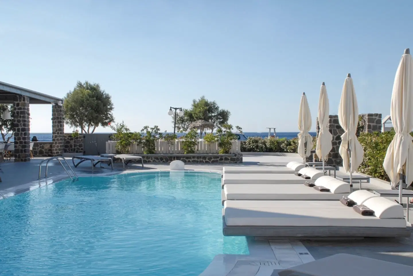 Aqua Blue OUTDOOR_POOL