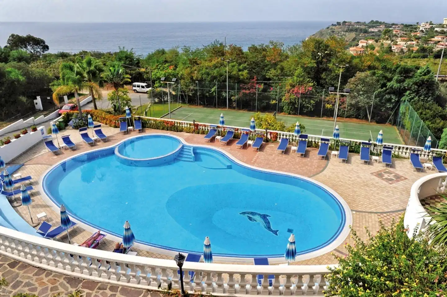 Villaggio Pineta Petto Bianco POOL