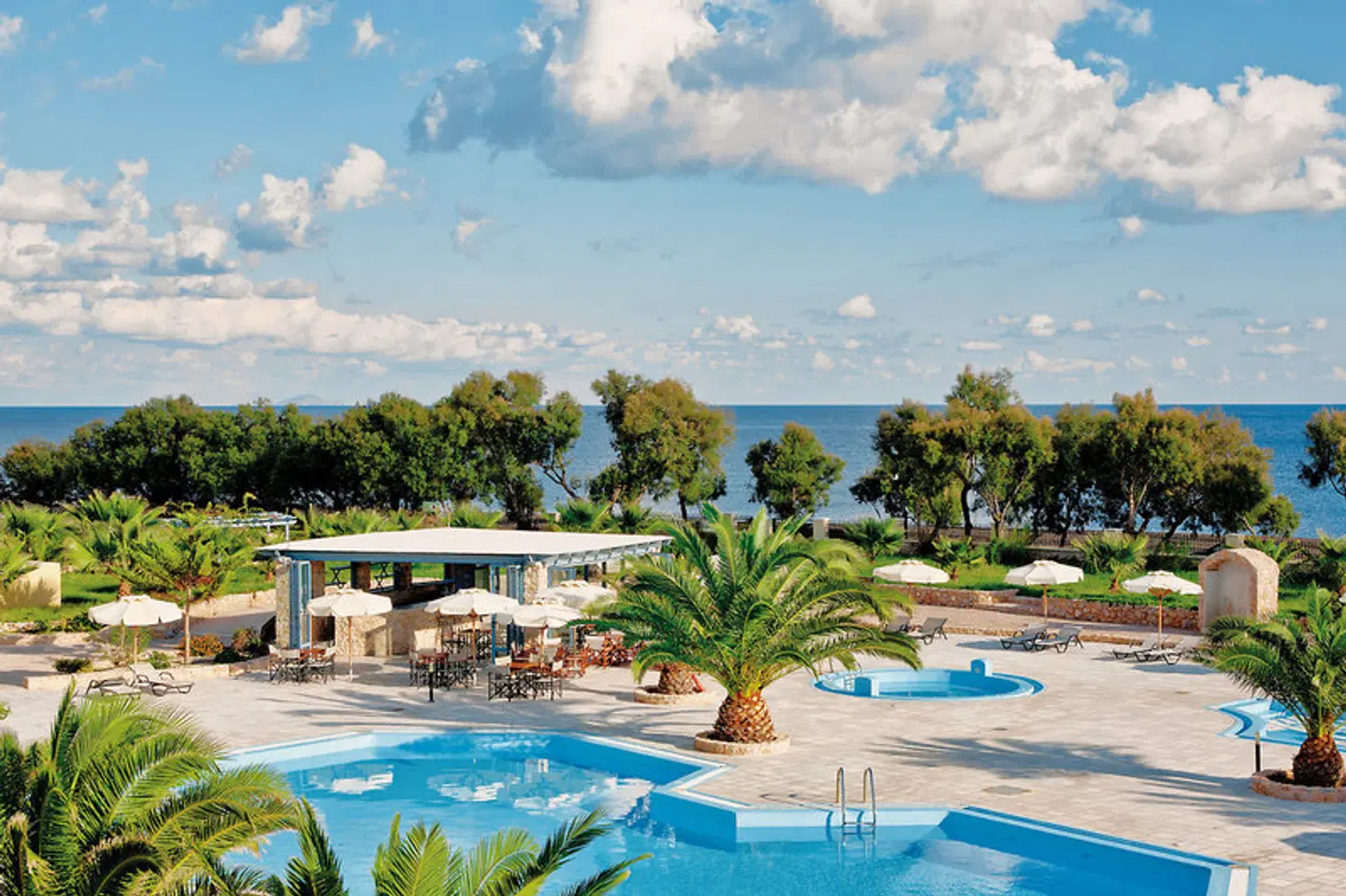 Santo Miramare Resort OUTDOOR_POOL