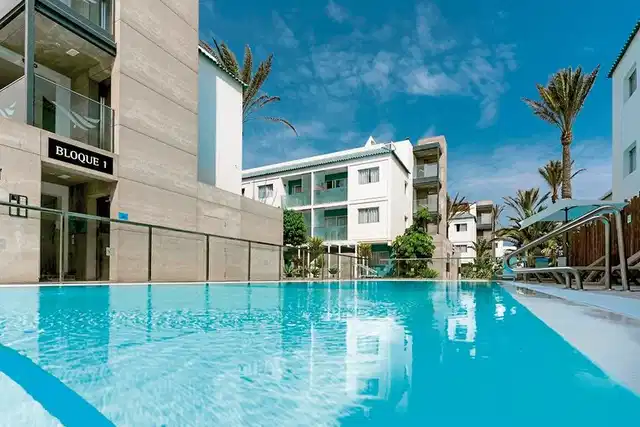 Bristol Sunset Beach Pool