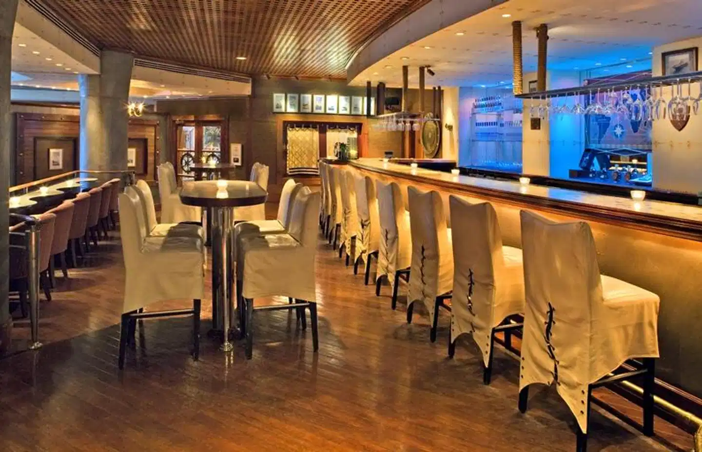 Grand Hyatt Muscat Bar