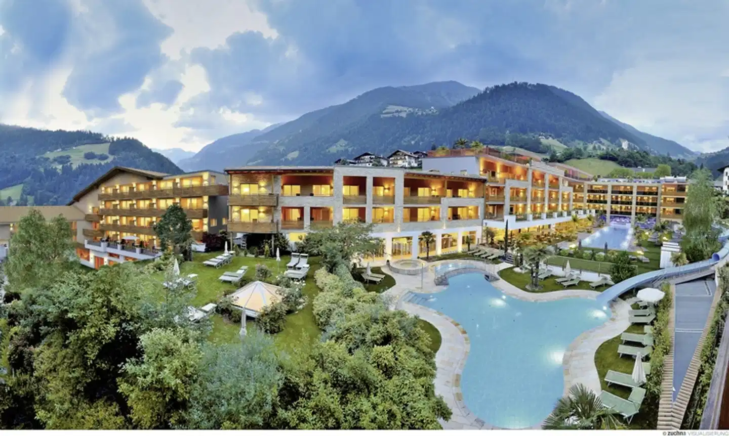 Stroblhof Active Family Spa Resort Aussenansicht