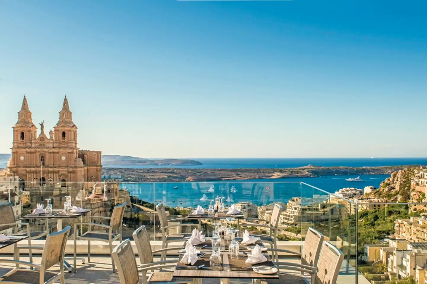 Maritim Antonine Hotel & Spa Terrasse