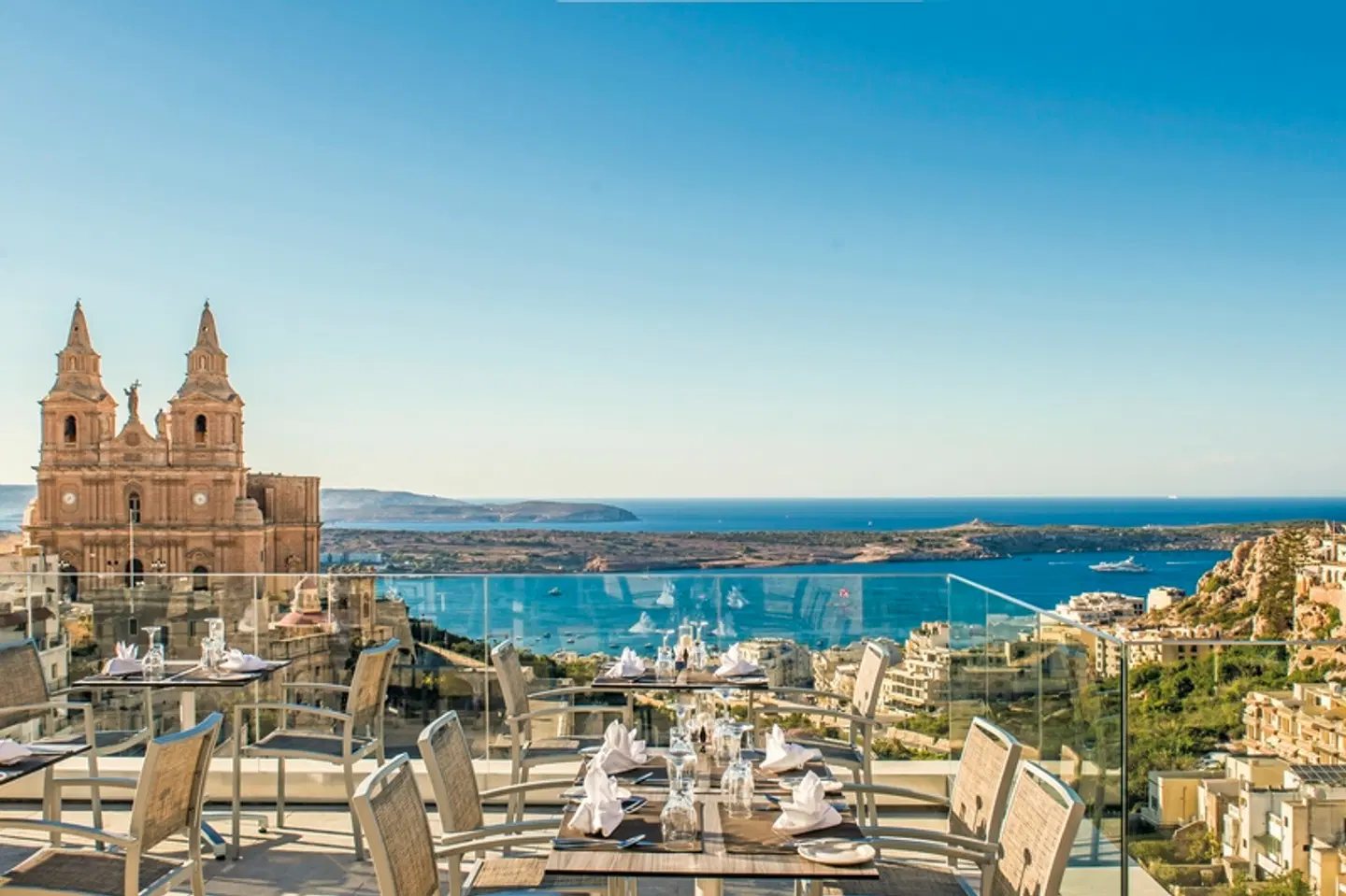 Maritim Antonine Hotel & Spa Terrasse